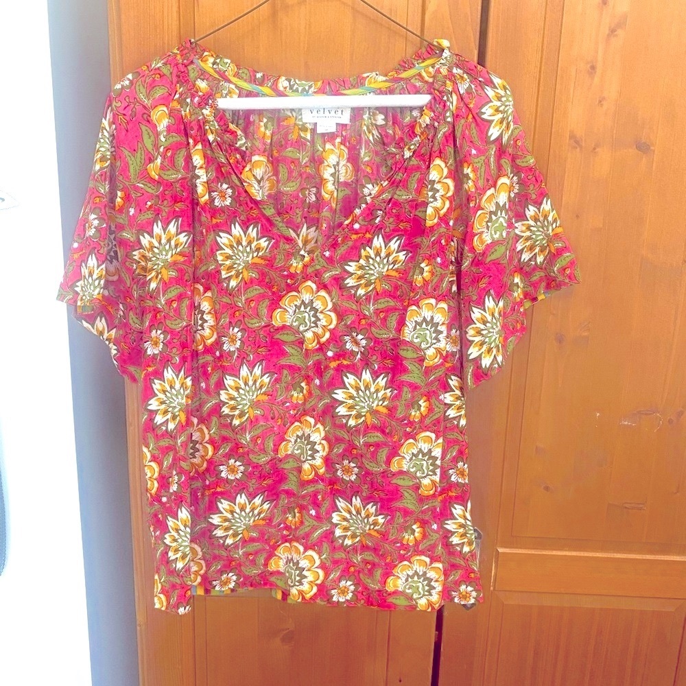 Velvet by Graham & Spencer light cotton Pink Ruffled Blouse size M